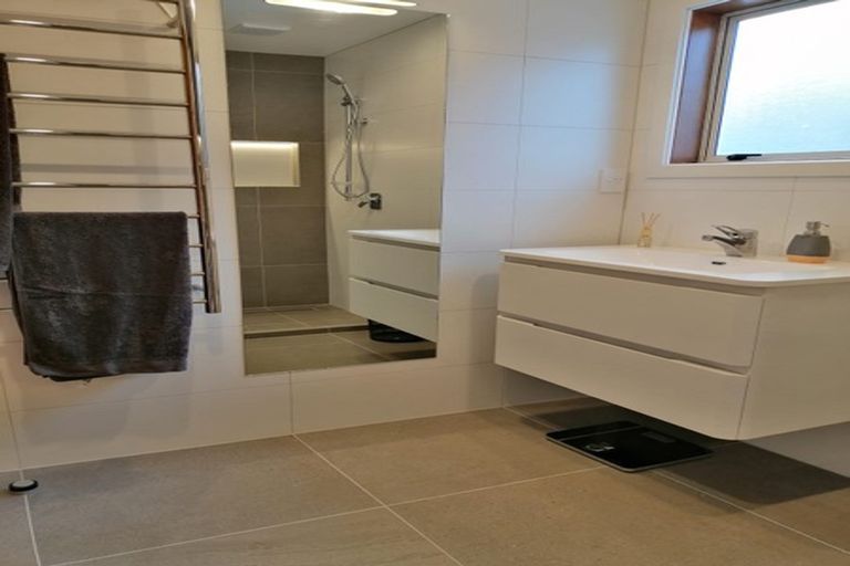 Photo of property in 18 Dart Place, Fernhill, Queenstown, 9300