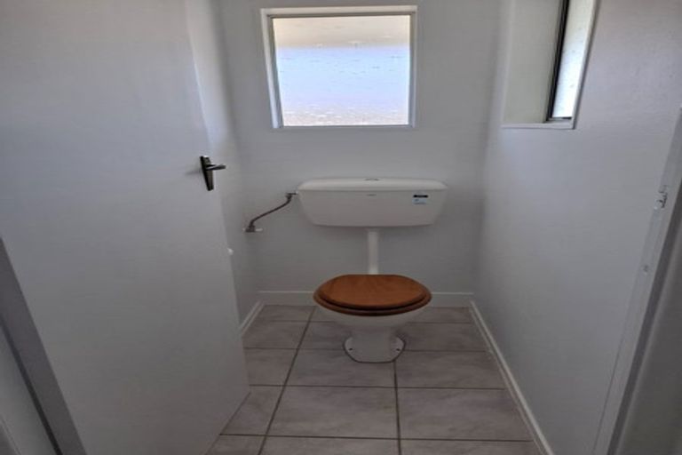 Photo of property in 34 Centreway Road, Orewa, 0931