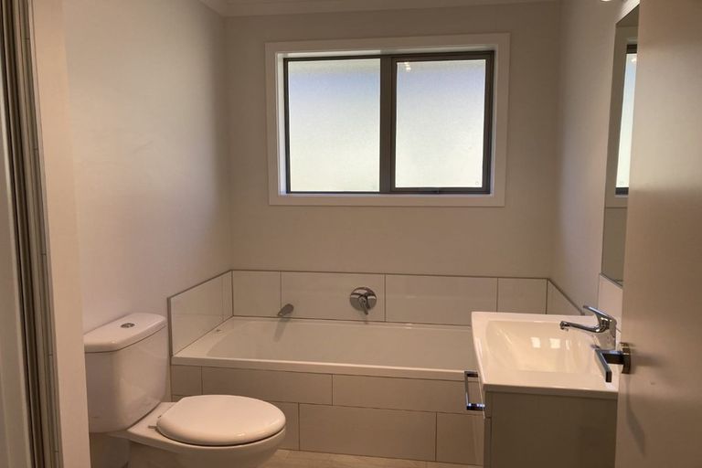 Photo of property in 23 Harry Richards Way, Pokeno, 2402