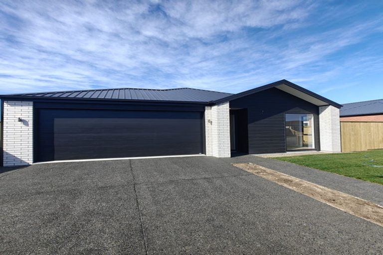Photo of property in 10 Fernbird Road, Rolleston, 7678