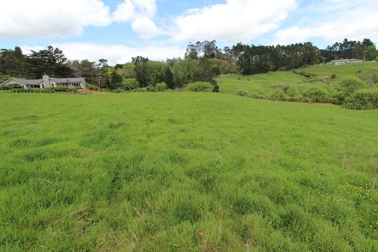 Photo of property in 135 Chamberlain Road, Bombay, 2675