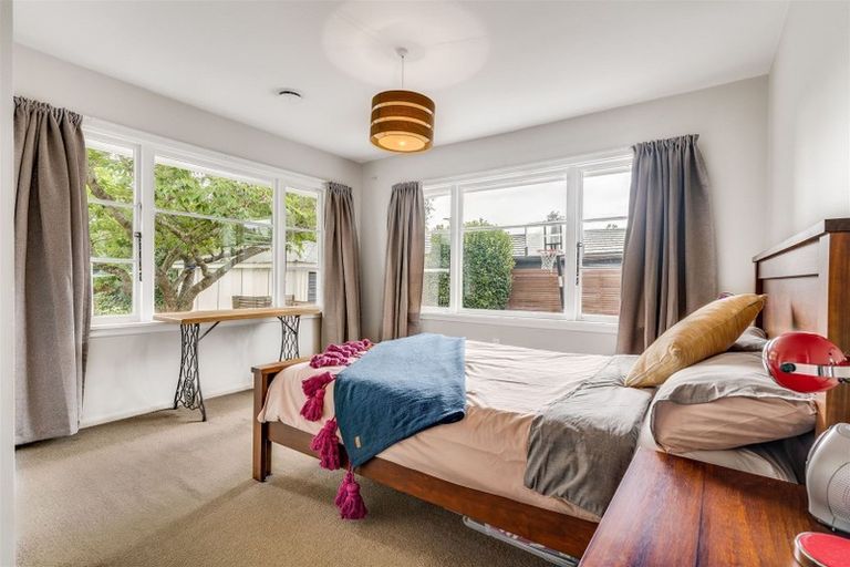 Photo of property in 33 Manor Place, Bryndwr, Christchurch, 8053