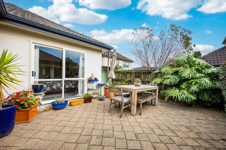 Photo of property in 4 Applebox Lane, Henderson, Auckland, 0612