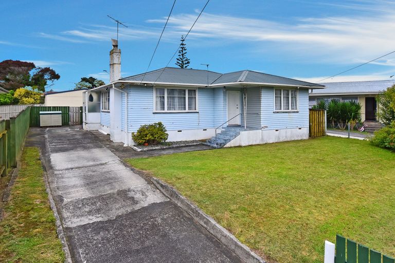 Photo of property in 16 Claymore Street, Manurewa, Auckland, 2102