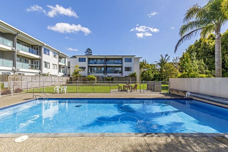 Photo of property in Bay Palms Apartments, 2/30c Bute Road, Browns Bay, Auckland, 0630