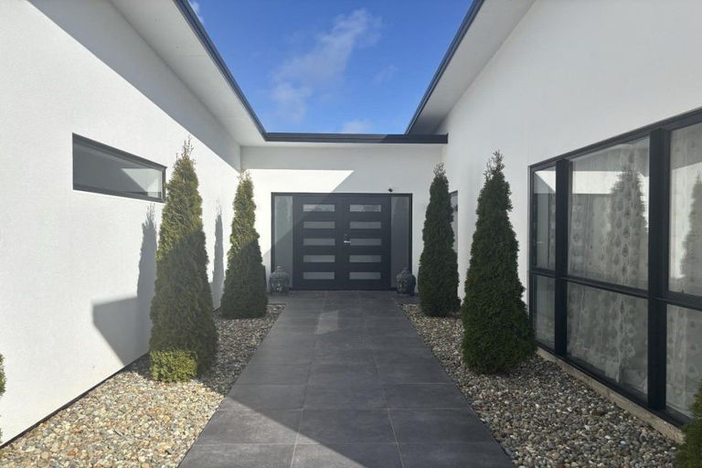 Photo of property in 9 Cooke Farm Grove, Waiwhakaiho, New Plymouth, 4312