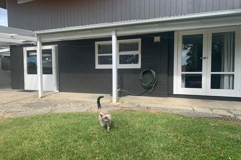 Photo of property in 120a Pah Road, Cockle Bay, Auckland, 2014