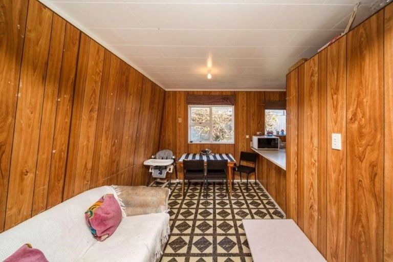 Photo of property in 1 County Drive, Hawera, 4610