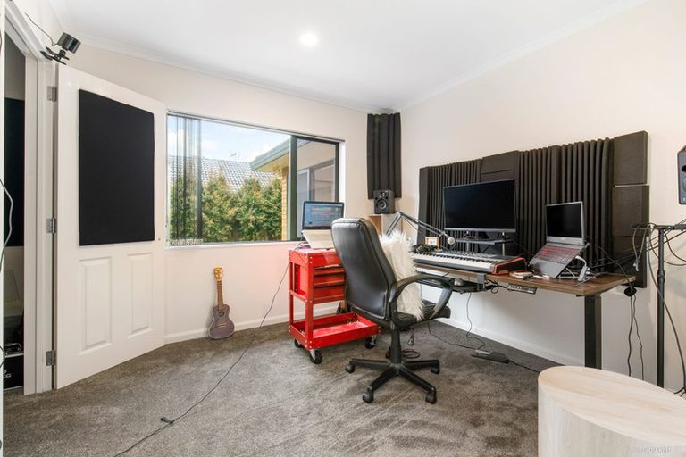 Photo of property in 12 Brittas Place, East Tamaki, Auckland, 2016