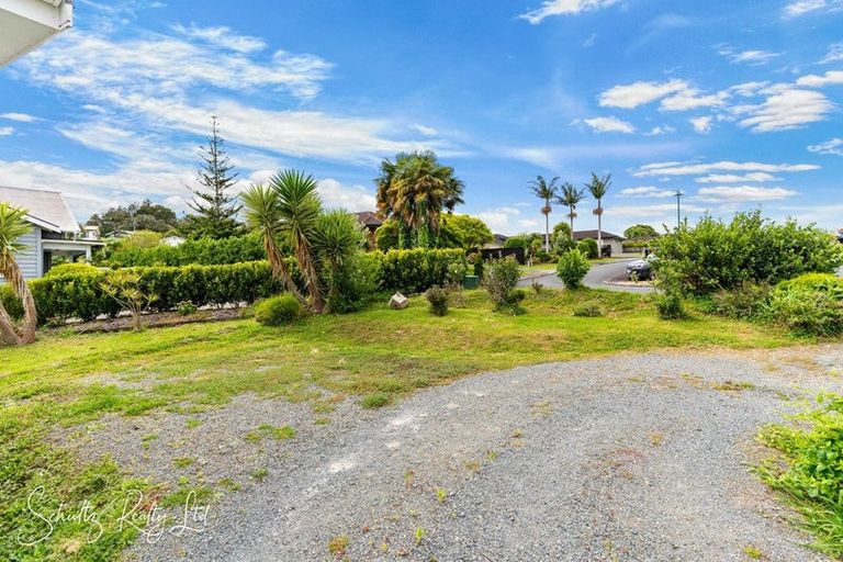 Photo of property in 15 Ash Grove, Maungaturoto, 0520