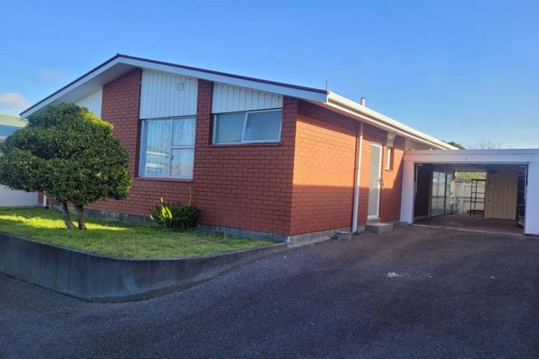 Photo of property in 112a Young Street, New Plymouth, 4310