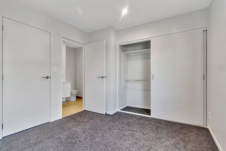 Photo of property in 6/1 Fruitvale Road, New Lynn, Auckland, 0600