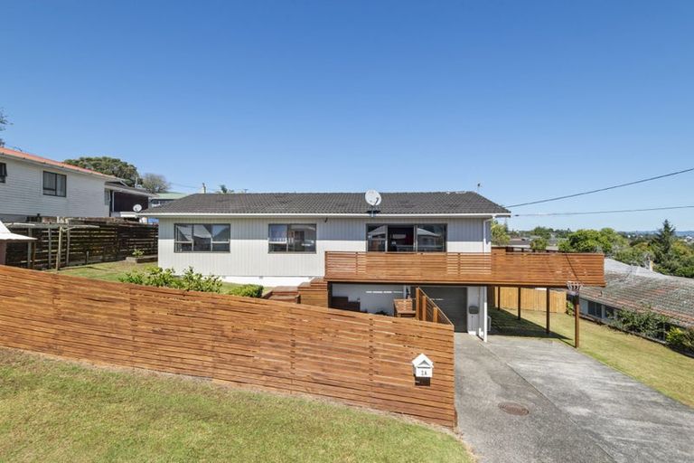 Photo of property in 2/2 Neal Avenue, Glenfield, Auckland, 0629