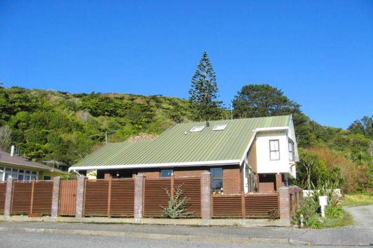 Photo of property in 19 Shakespeare Street, Greymouth, 7805