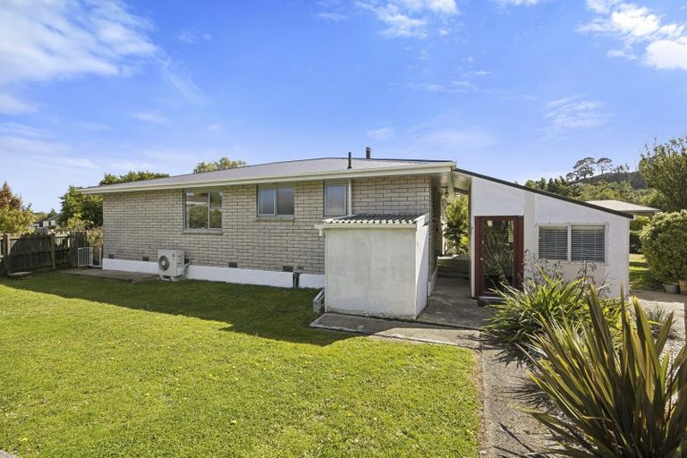 Photo of property in 22 Kinmont Crescent, Kinmont Park, Mosgiel, 9024