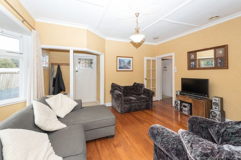 Photo of property in 263 Huatoki Street, Upper Vogeltown, New Plymouth, 4310