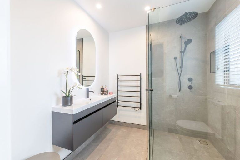 Photo of property in 35 Ashford Avenue, Hokowhitu, Palmerston North, 4410