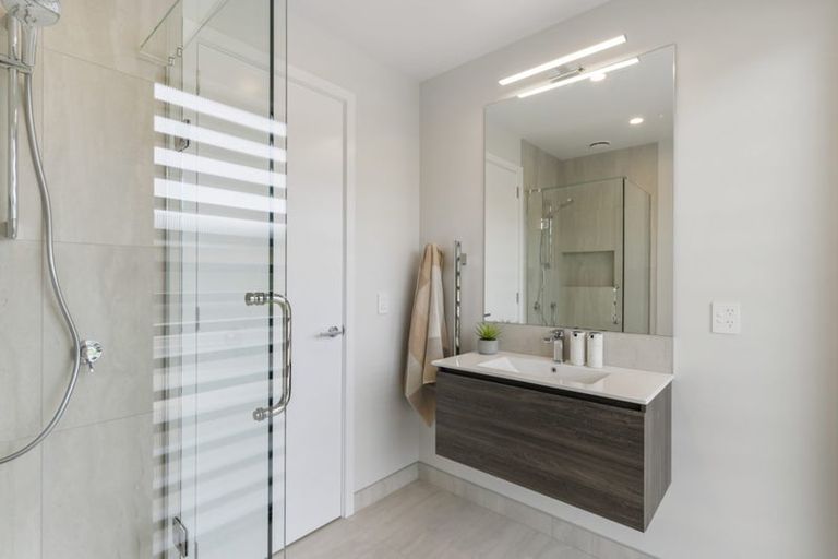 Photo of property in 33 Kikorangi Drive, Wainui, Silverdale, 0992