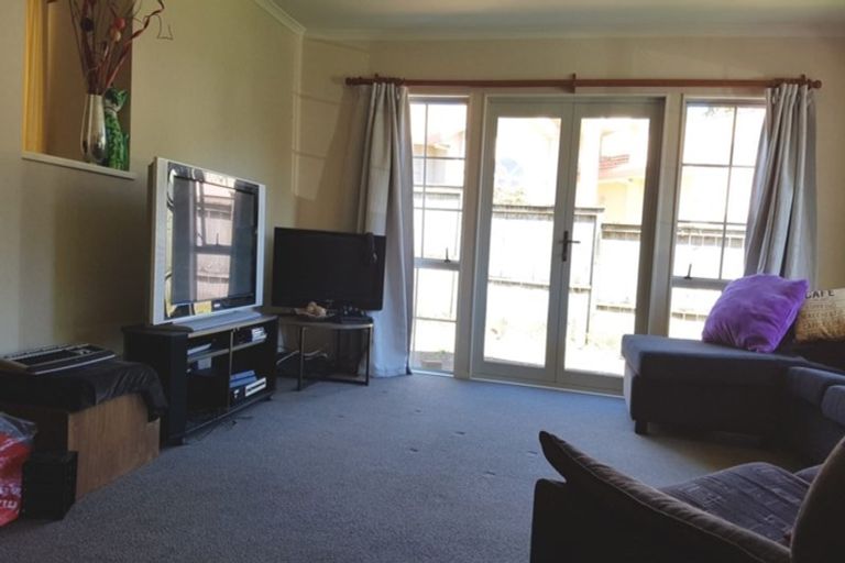 Photo of property in 10 Tyburn Lane, Unsworth Heights, Auckland, 0632