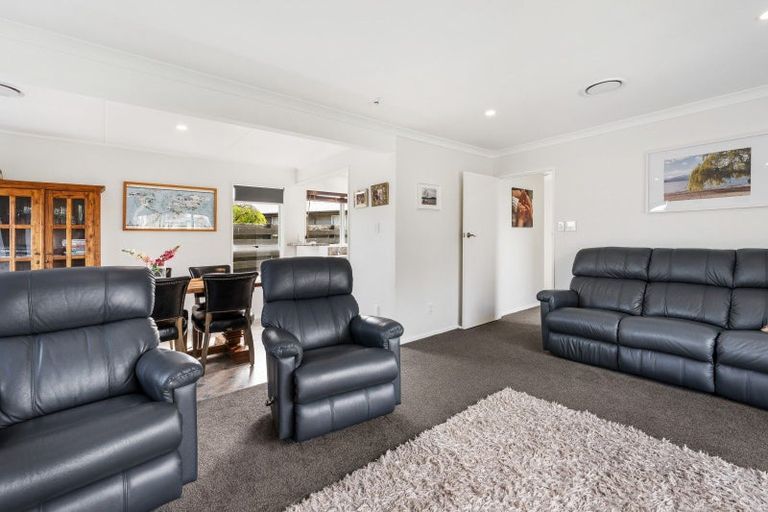 Photo of property in 15 Escort Grove, Awapuni, Palmerston North, 4412