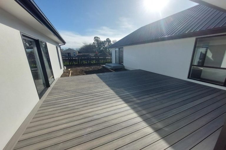 Photo of property in 21 Irvines Track, Halswell, Christchurch, 8025