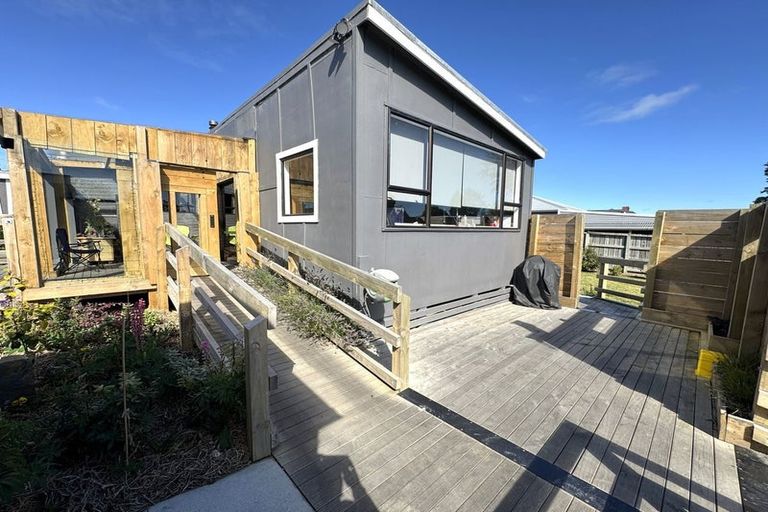 Photo of property in 33 Main Road, Owaka, 9535