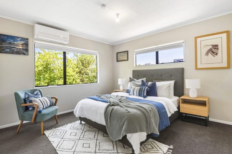 Photo of property in 2/59 Topliss Drive, Northcross, Auckland, 0632