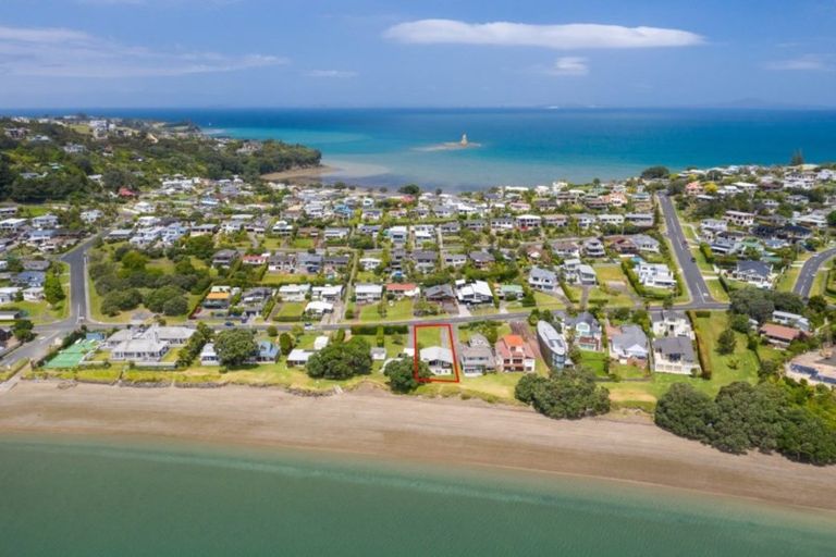 Photo of property in 66 Tindalls Bay Road, Tindalls Beach, Whangaparaoa, 0930