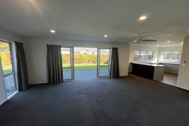 Photo of property in 11 Oakdene Place, Halswell, Christchurch, 8025