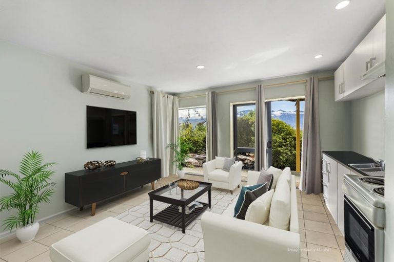 Photo of property in 24 Sainsbury Road, Fernhill, Queenstown, 9300