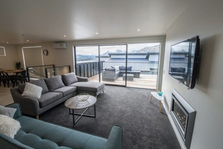 Photo of property in 11b Saint Peters Place, Queenstown, 9300