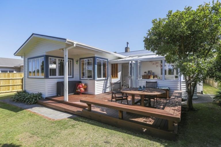 Photo of property in 25 Glen Almond Street, New Plymouth, 4310