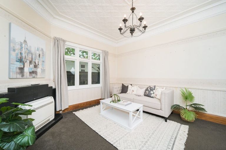 Photo of property in 9 Weston Avenue, Roslyn, Palmerston North, 4414