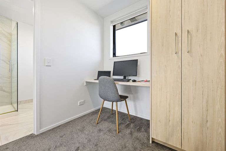 Photo of property in 4/170 Don Buck Road, Massey, Auckland, 0614