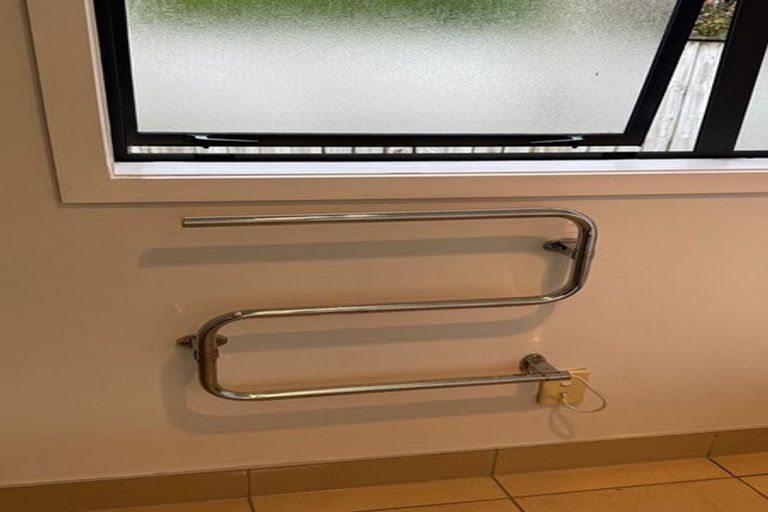 Photo of property in 41 Breaker Grove, Waiuku, 2123