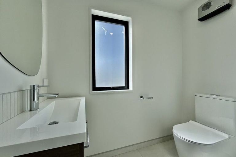 Photo of property in 5/107 Smith Street, Woolston, 8062