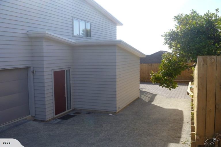 Photo of property in 557c Glenfield Road, Glenfield, Auckland, 0629