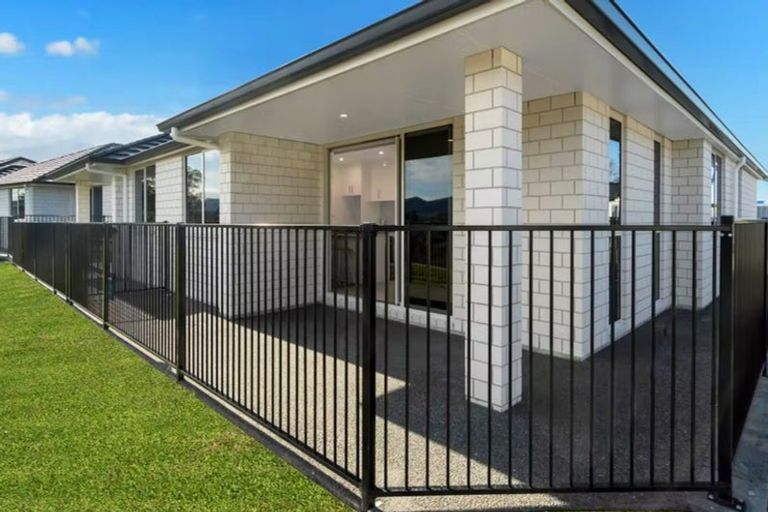 Photo of property in 1 Beth Lane, Katikati, 3129