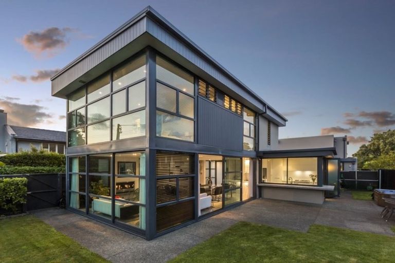 Photo of property in 4 Norwood Road, Bayswater, Auckland, 0622