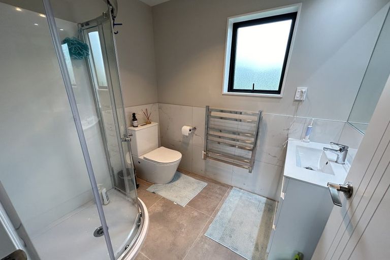 Photo of property in 5/30 West Coast Road, Glen Eden, Auckland, 0602