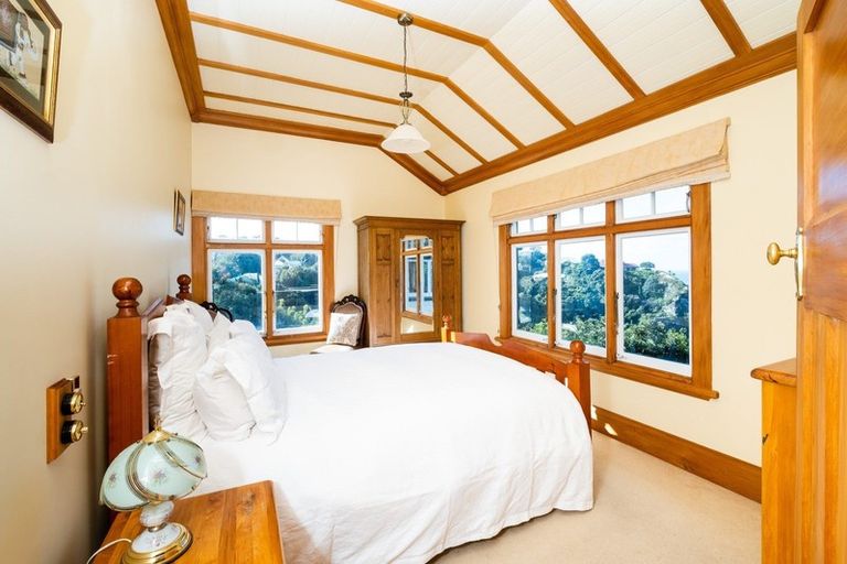 Photo of property in 16 Hukarere Road, Bluff Hill, Napier, 4110