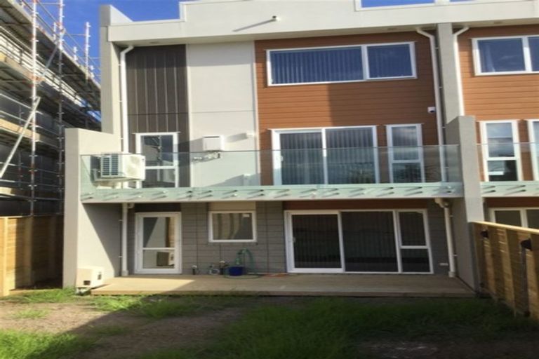 Photo of property in 101 Bordeaux Parade, Te Atatu South, Auckland, 0610