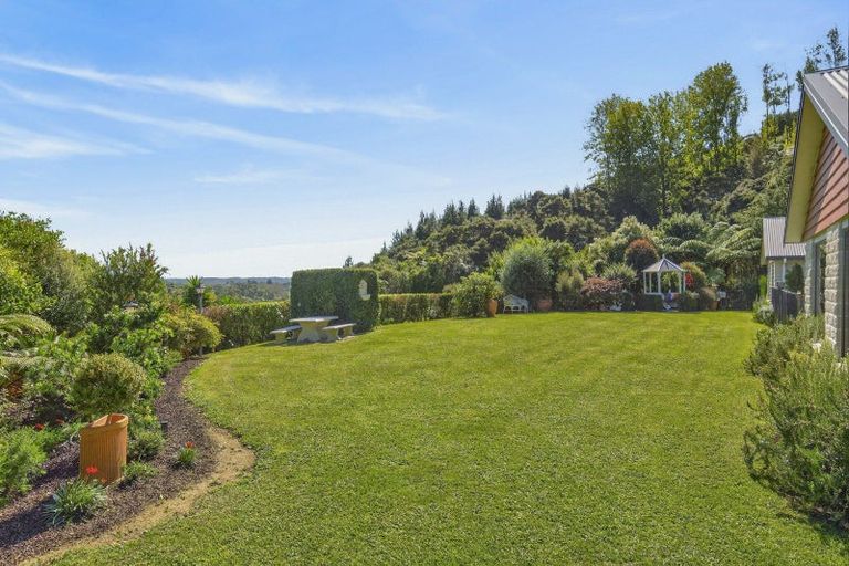 Photo of property in 25 Hanawera Ridge Road, Manakau, Otaki, 5583