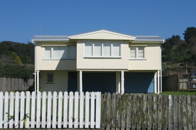 Photo of property in 34 Banks Street, Cooks Beach, Whitianga, 3591