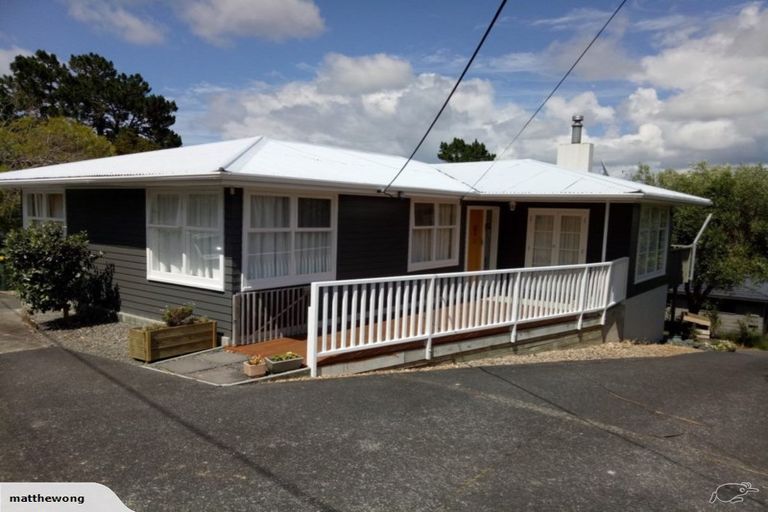 Photo of property in 2/28 Coroglen Avenue, Birkenhead, Auckland, 0626