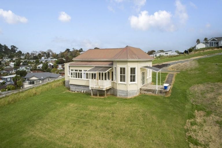 Photo of property in 8 Forlong Rise, Helensville, 0800