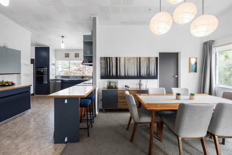 Photo of property in 1 Ashford Place, Havelock North, 4130