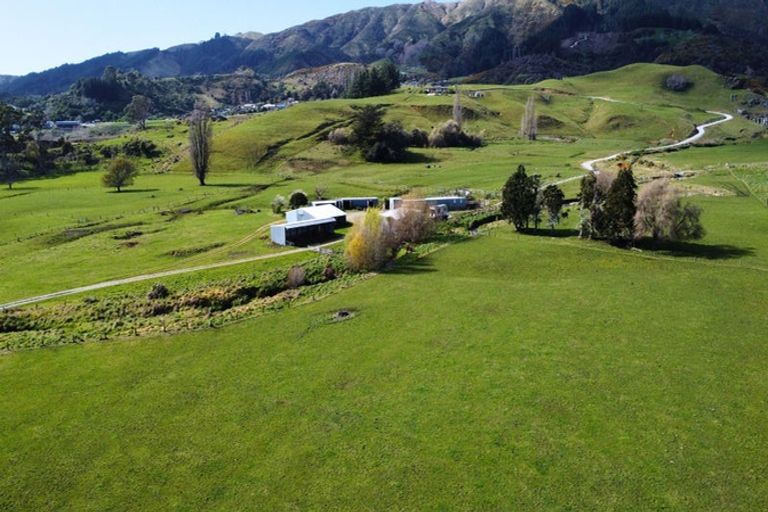 Photo of property in 706 Abel Tasman Drive, Clifton, Takaka, 7183