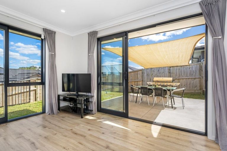 Photo of property in 4 Oyster Place, Omokoroa, 3114