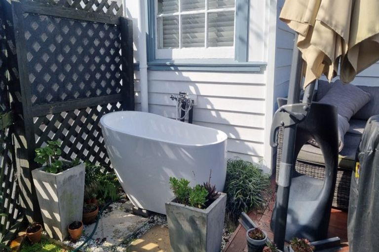 Photo of property in 147a Holly Road, St Albans, Christchurch, 8014